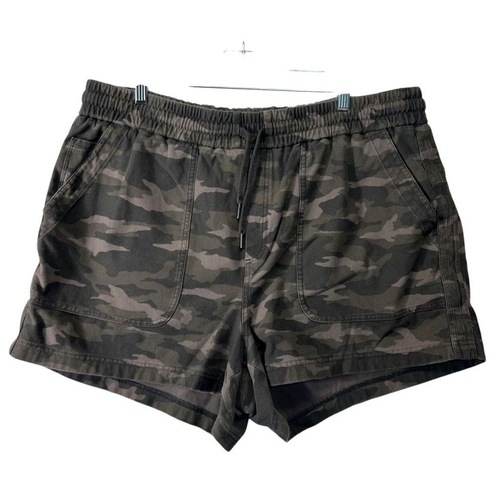 Sz 20 ATHLETA BLACK OLIVE CAMO ELASTIC WAIST STRETCHY FARALLON SHORTS - Picture 2 of 16